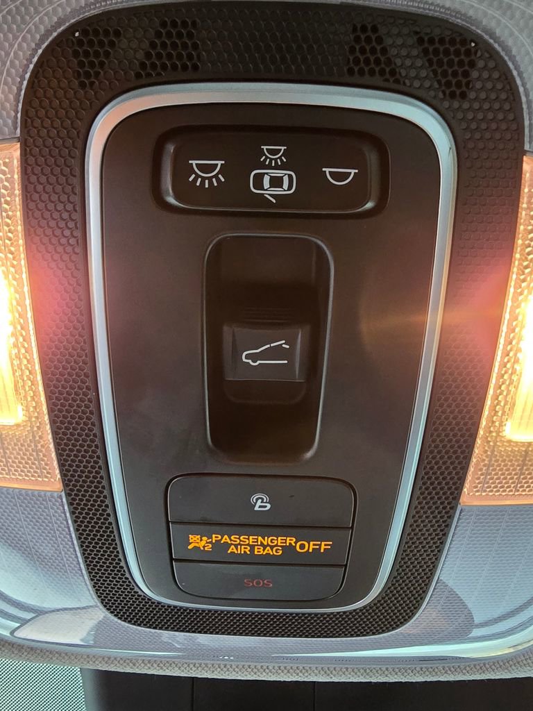 Used 2021 Hyundai Elantra Limited image 31