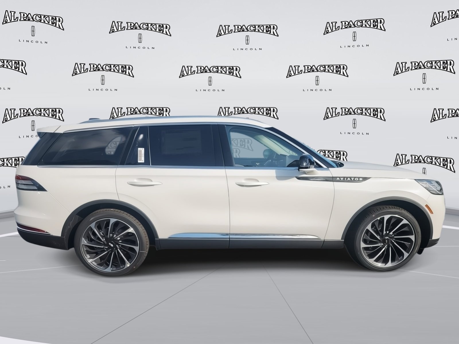 New 2025 Lincoln Aviator Reserve w/ Luxury Package image 6