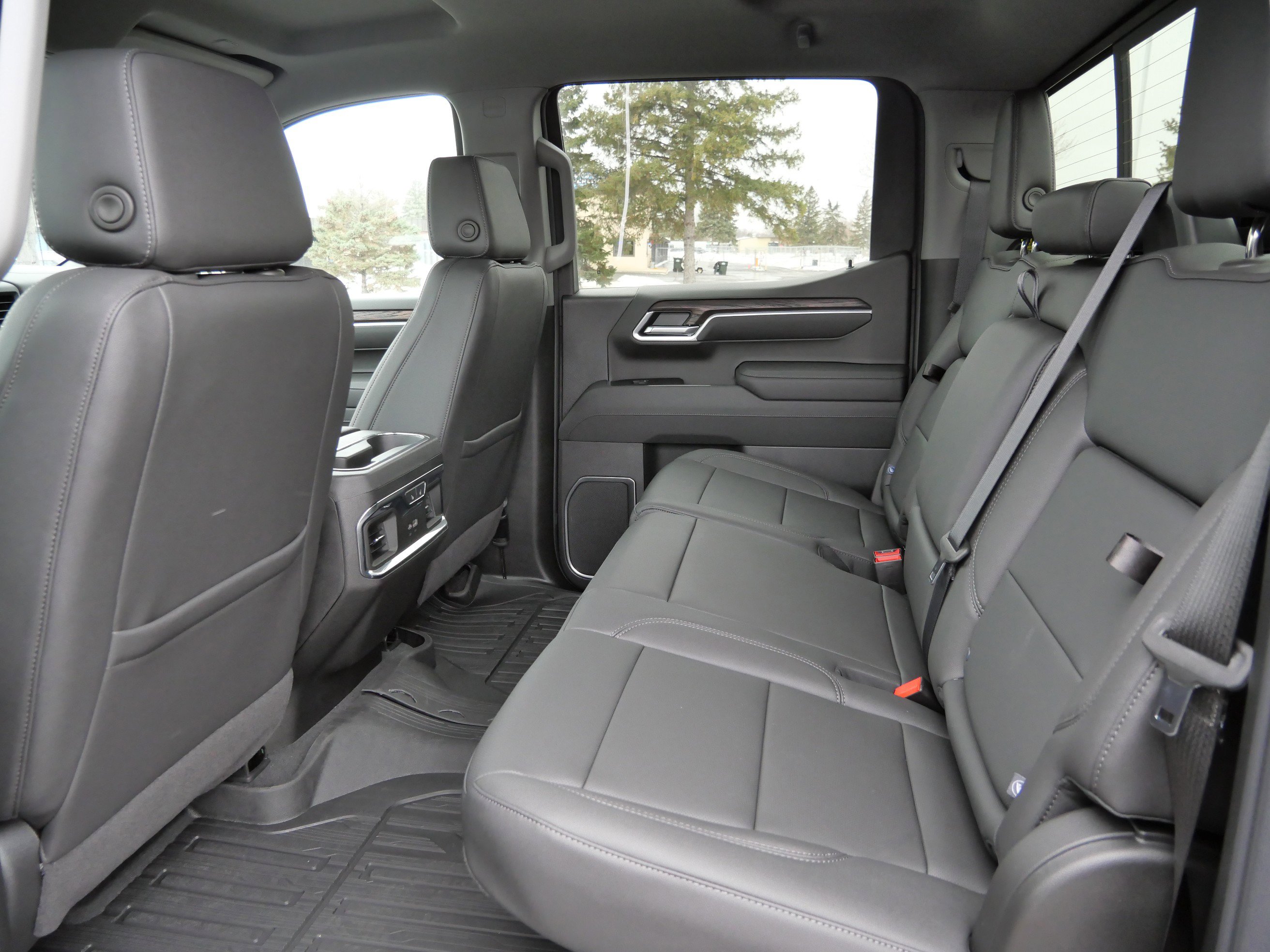 New 2026 GMC Sierra 1500 SLT w/ SLT Premium Plus Package image 4