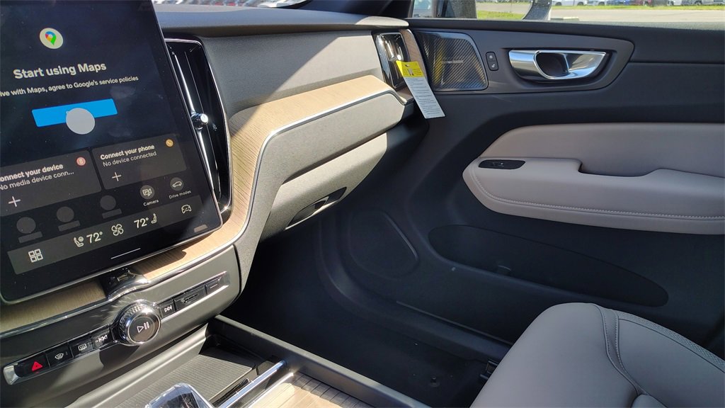 New 2026 Volvo XC60 B5 Plus w/ Protection Package Premier image 24