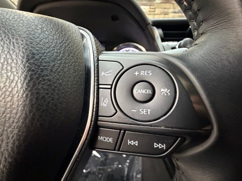 Used 2020 Toyota Camry SE image 23