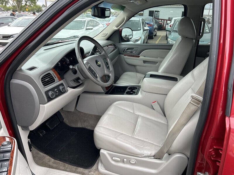 Used 2014 Chevrolet Tahoe LT w/ Luxury Package AWD/4WD image 11