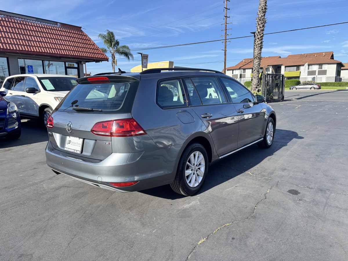 Used 2016 Volkswagen Golf S FWD image 6