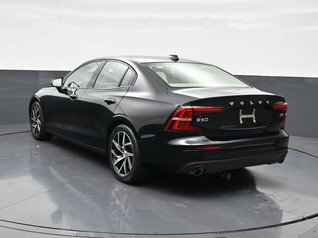 Used 2019 Volvo S60 T5 Momentum w/ Premium Package image 3