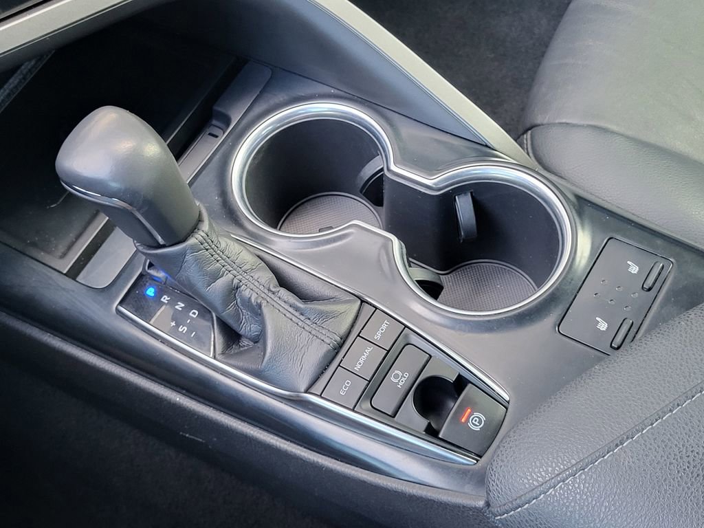 Used 2019 Toyota Camry XSE image 17