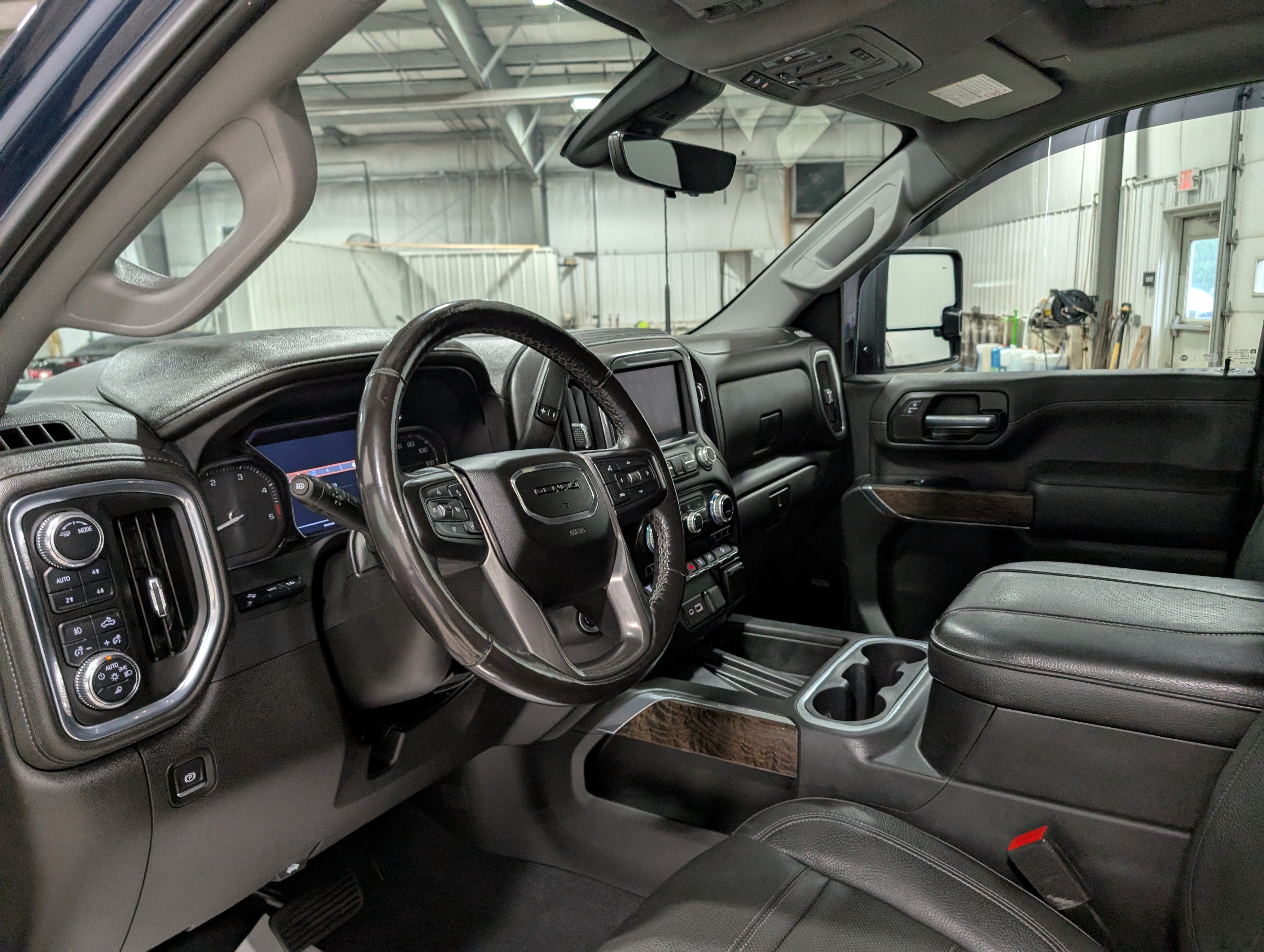 Used 2023 GMC Sierra 2500 Denali w/ Denali Ultimate Package AWD/4WD image 15