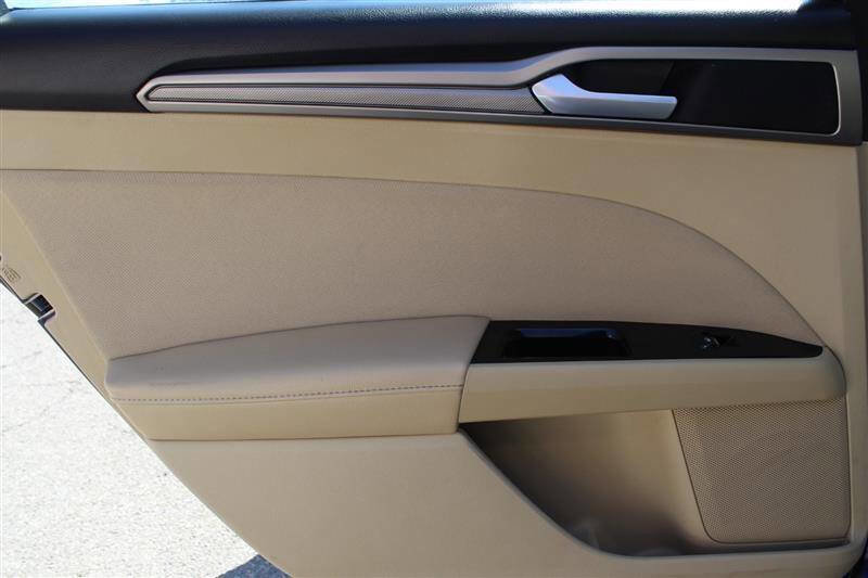 Used 2013 Ford Fusion SE image 24