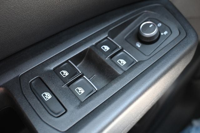 Used 2018 Volkswagen Atlas SE w/ R-Line Package AWD/4WD image 44