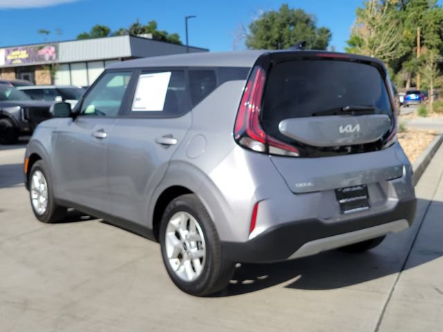Certified 2025 Kia Soul LX w/ LX Technology Package FWD image 3