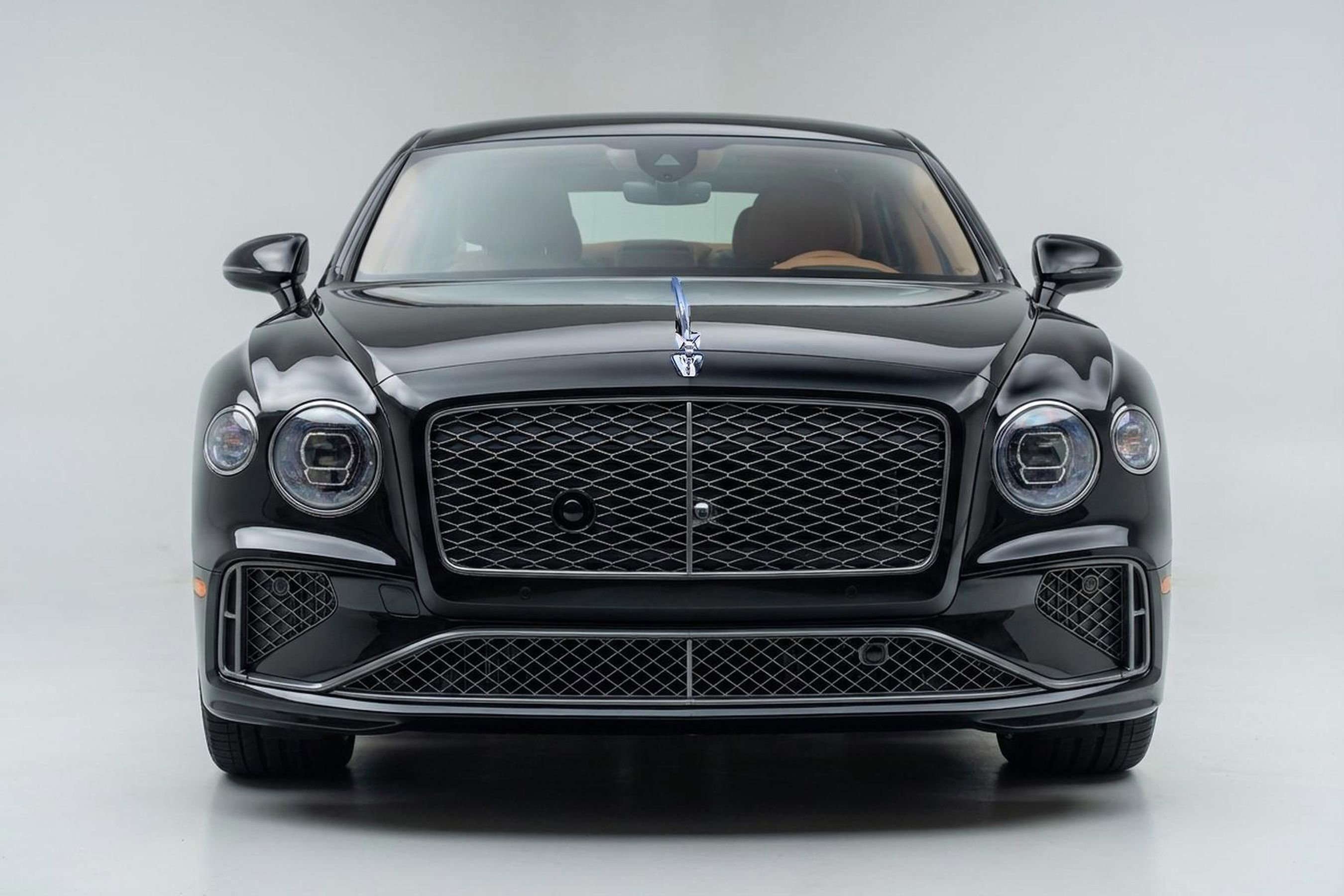 Used 2025 Bentley Flying Spur Plug-In Hybrid image 12