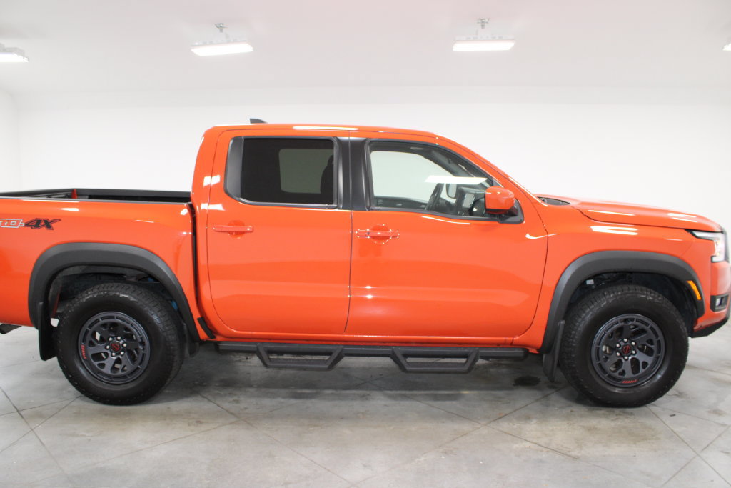 Used 2025 Nissan Frontier PRO-4X AWD/4WD image 11