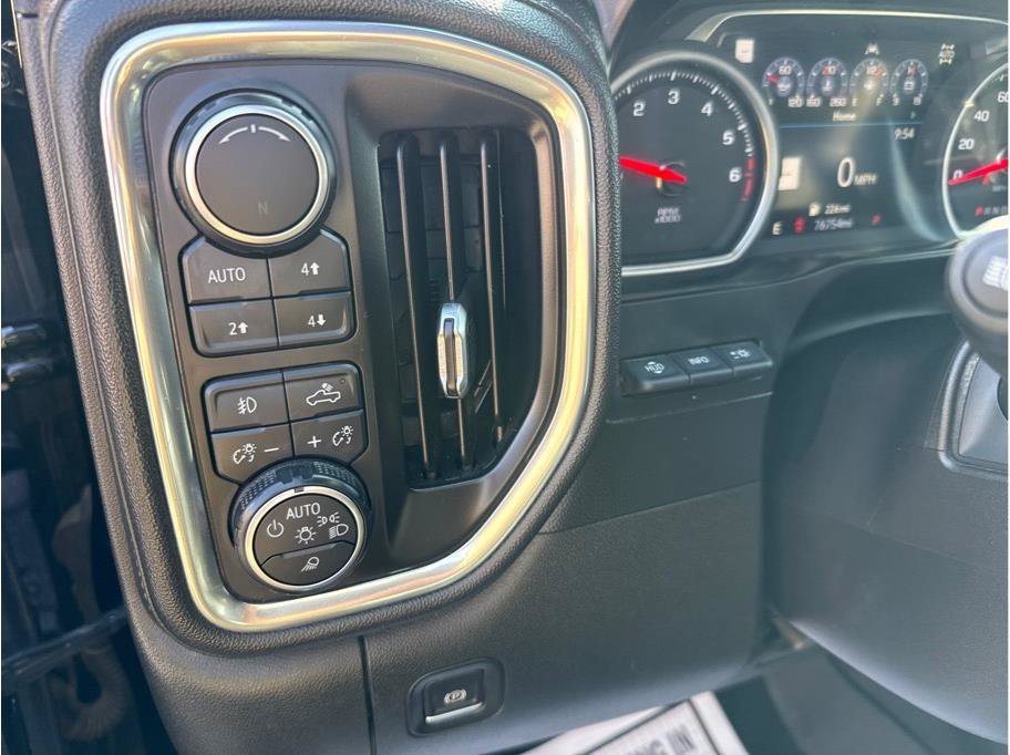 Used 2019 Chevrolet Silverado 1500 High Country w/ Technology Package AWD/4WD image 20