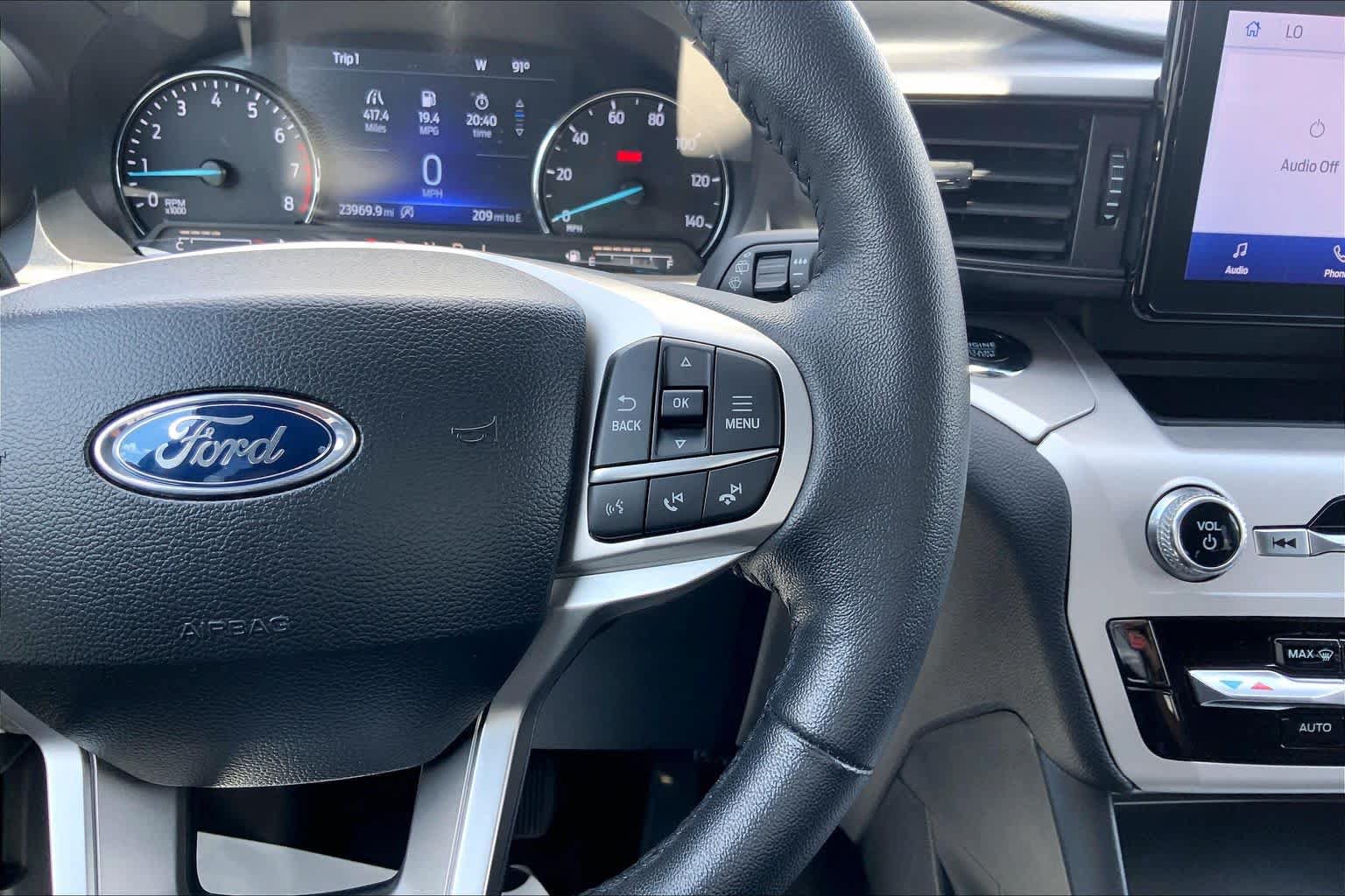Certified 2024 Ford Explorer XLT RWD image 25