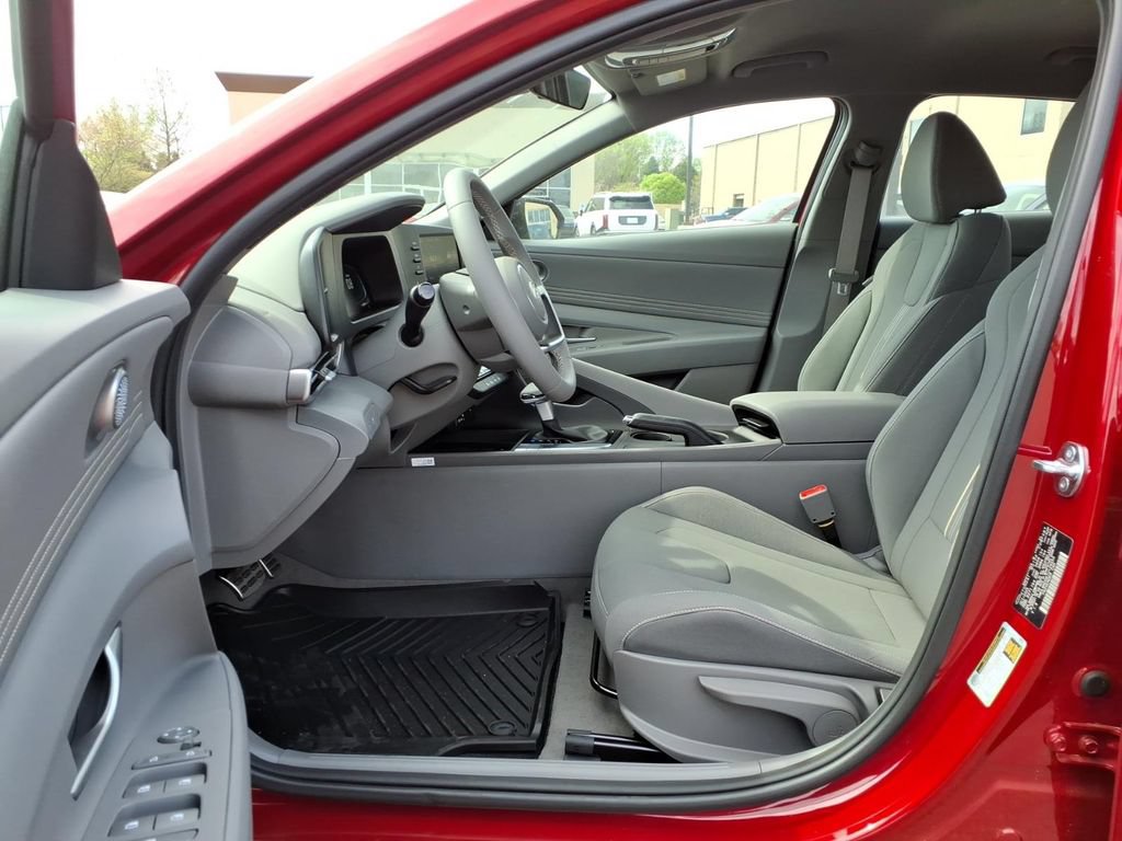 New 2026 Hyundai Elantra Sport FWD image 14