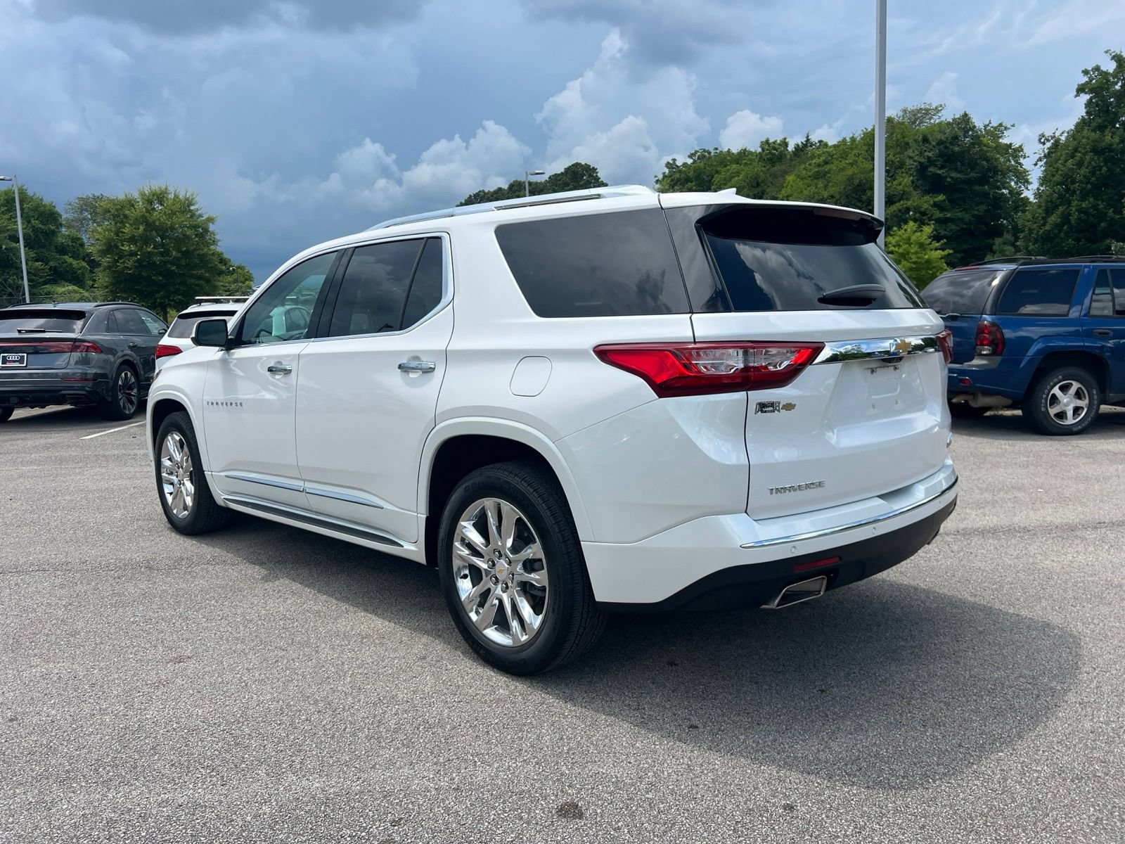 Used 2021 Chevrolet Traverse High Country FWD image 9