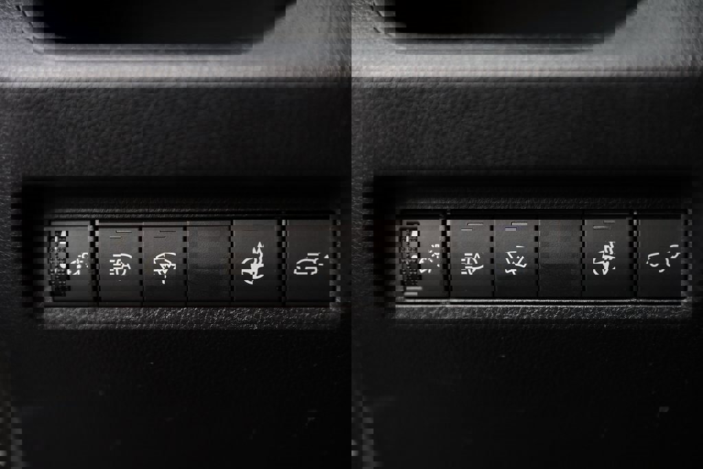 Used 2021 Toyota RAV4 XLE Premium image 23