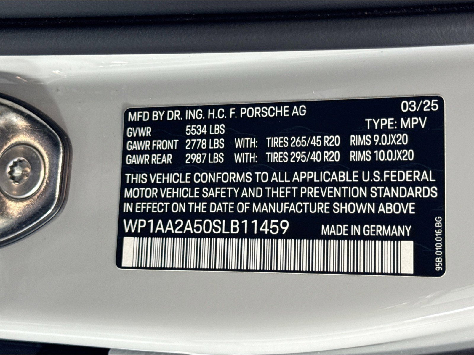 Used 2025 Porsche Macan image 27