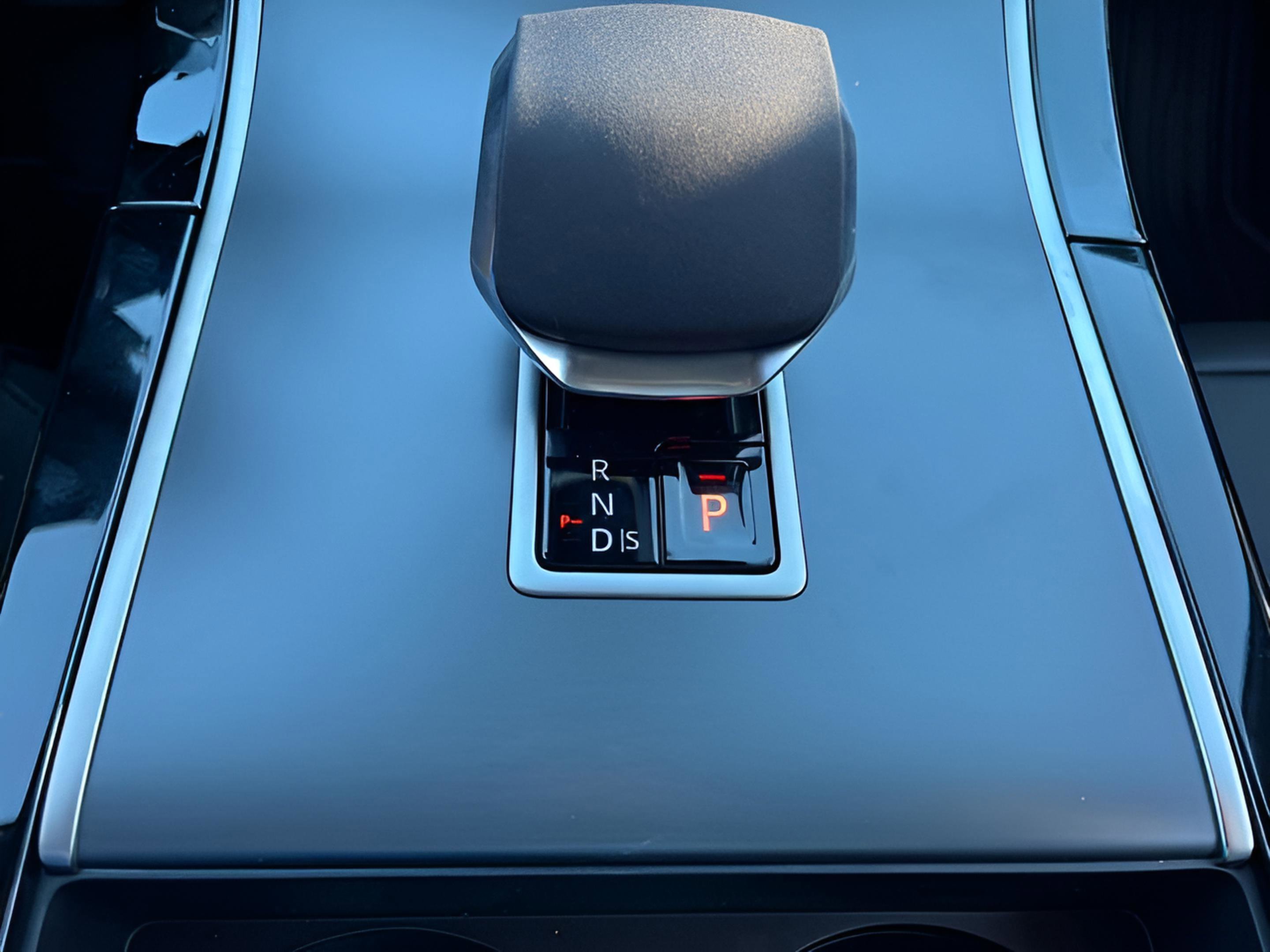 Certified 2026 Land Rover Range Rover Velar S image 27