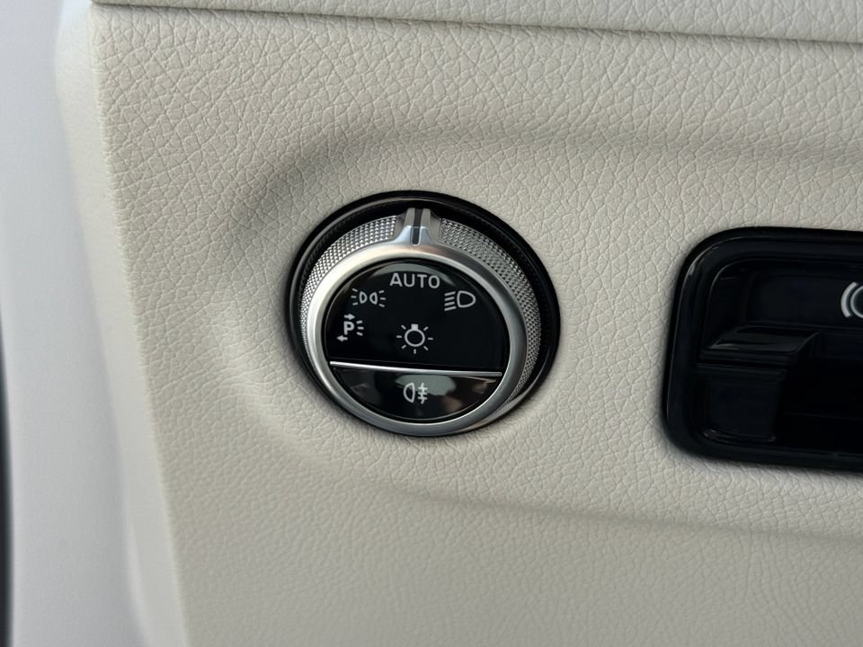 Used 2024 Mercedes-Benz EQE 350+ 4MATIC Sedan image 21