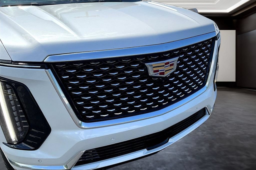 Certified 2025 Cadillac Escalade ESV Premium Luxury AWD/4WD image 34