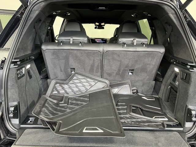 Used 2023 BMW X7 xDrive40i w/ Executive Package image 21