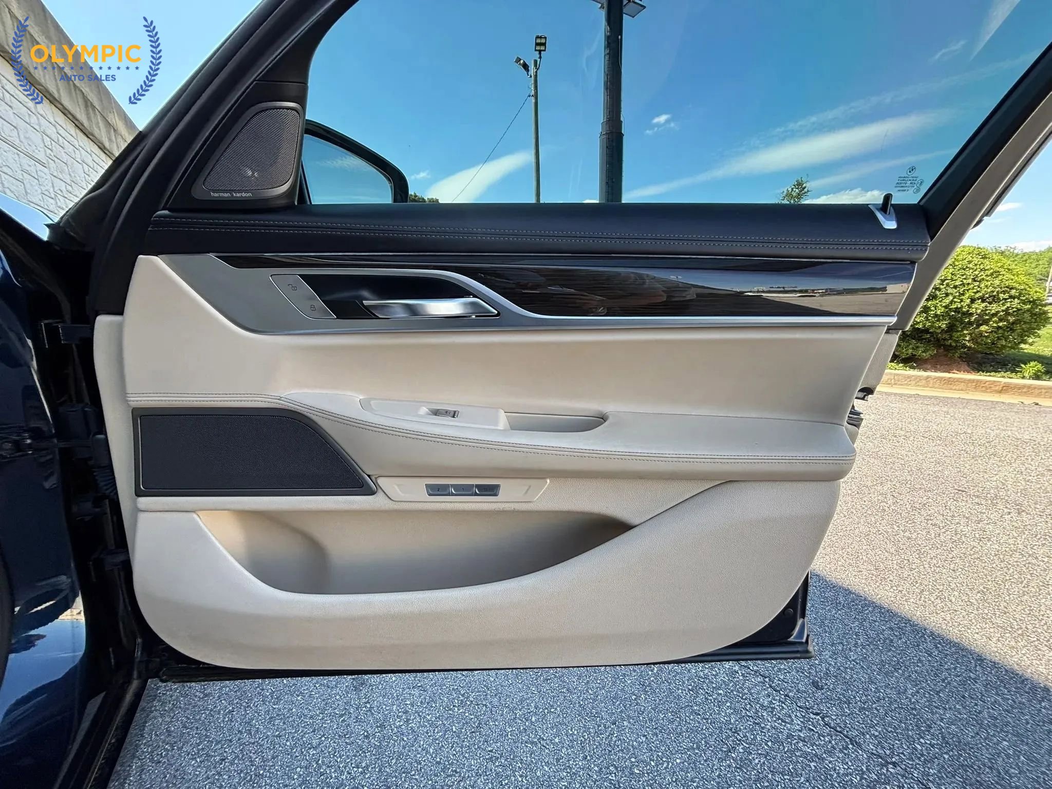 Used 2016 BMW 740i w/ Executive Package 2 image 44