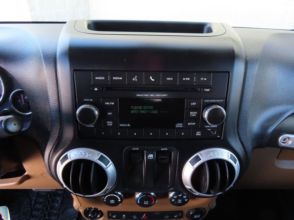 Used 2012 Jeep Wrangler Sahara w/ Connectivity Group image 18