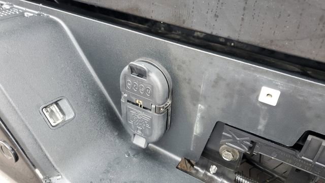 Used 2020 GMC Sierra 1500 AT4 w/ AT4 Premium Package image 29