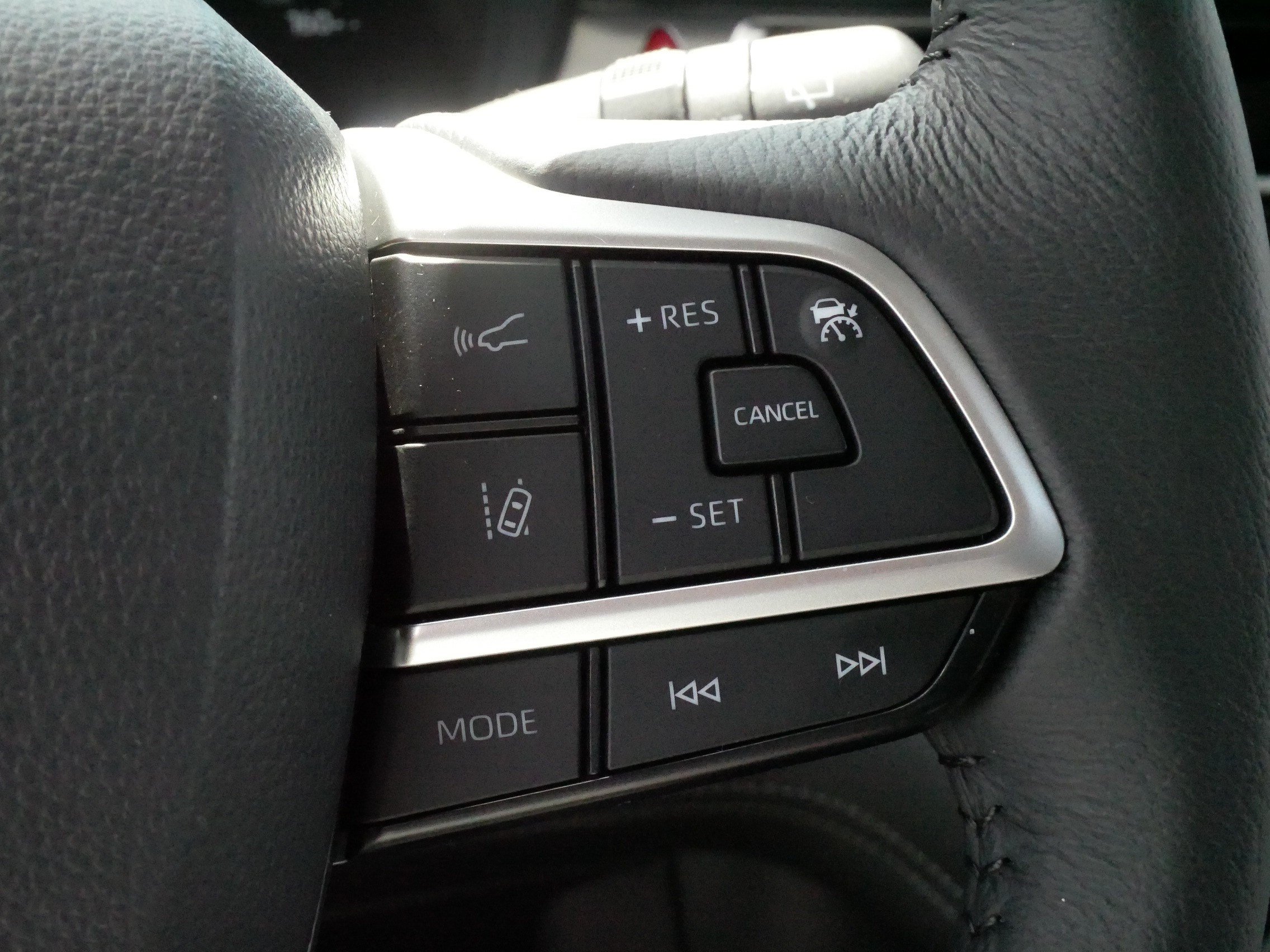 Used 2025 Toyota Sienna XLE w/ XLE Plus Package AWD/4WD image 26