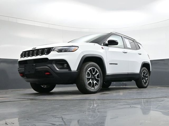 Used 2024 Jeep Compass Trailhawk image 39