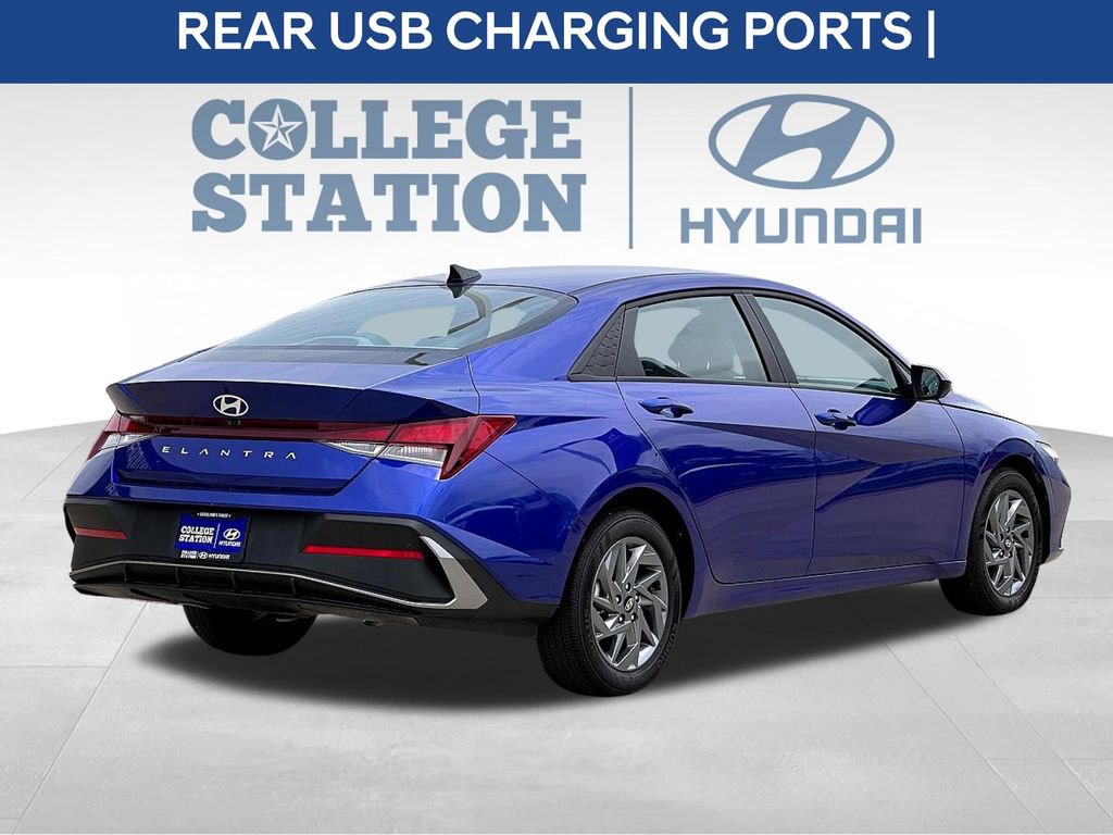 Used 2024 Hyundai Elantra SEL FWD image 8