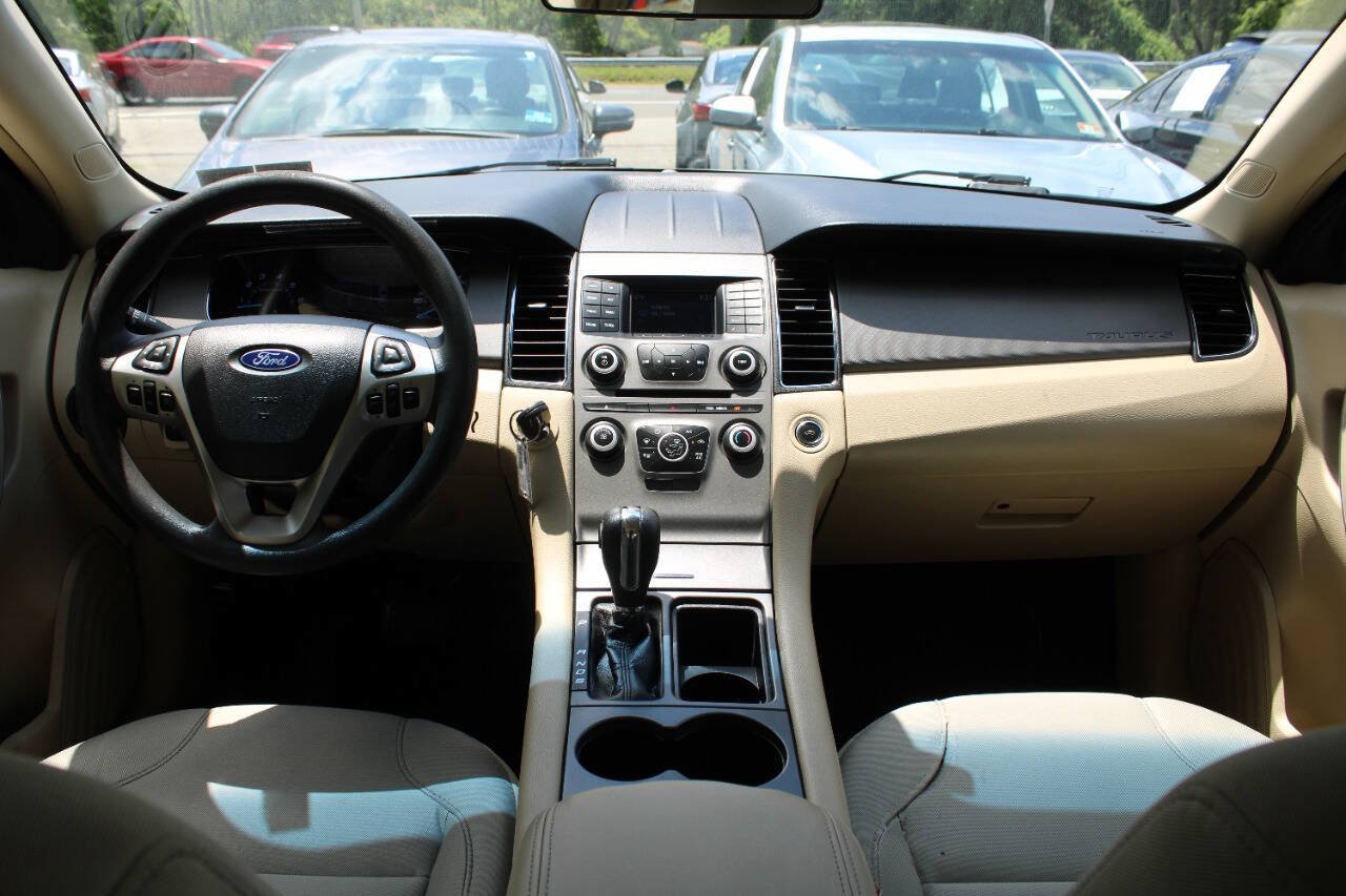Used 2018 Ford Taurus SE FWD image 31