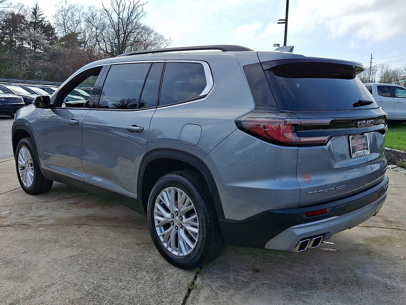 Used 2024 GMC Acadia Elevation w/ Luxury Package image 4