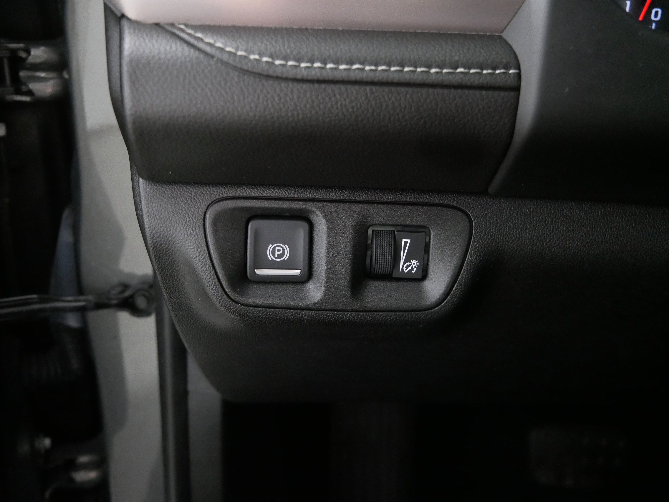 Used 2018 GMC Acadia Denali w/ Technology Package image 26