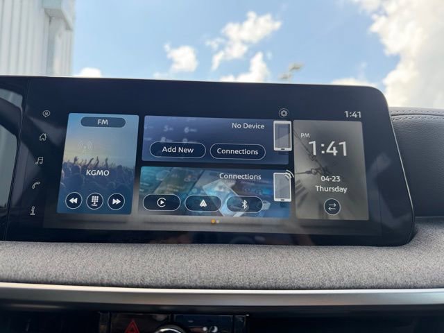 Certified 2025 Nissan Kicks SV w/ Charging Package FWD image 19