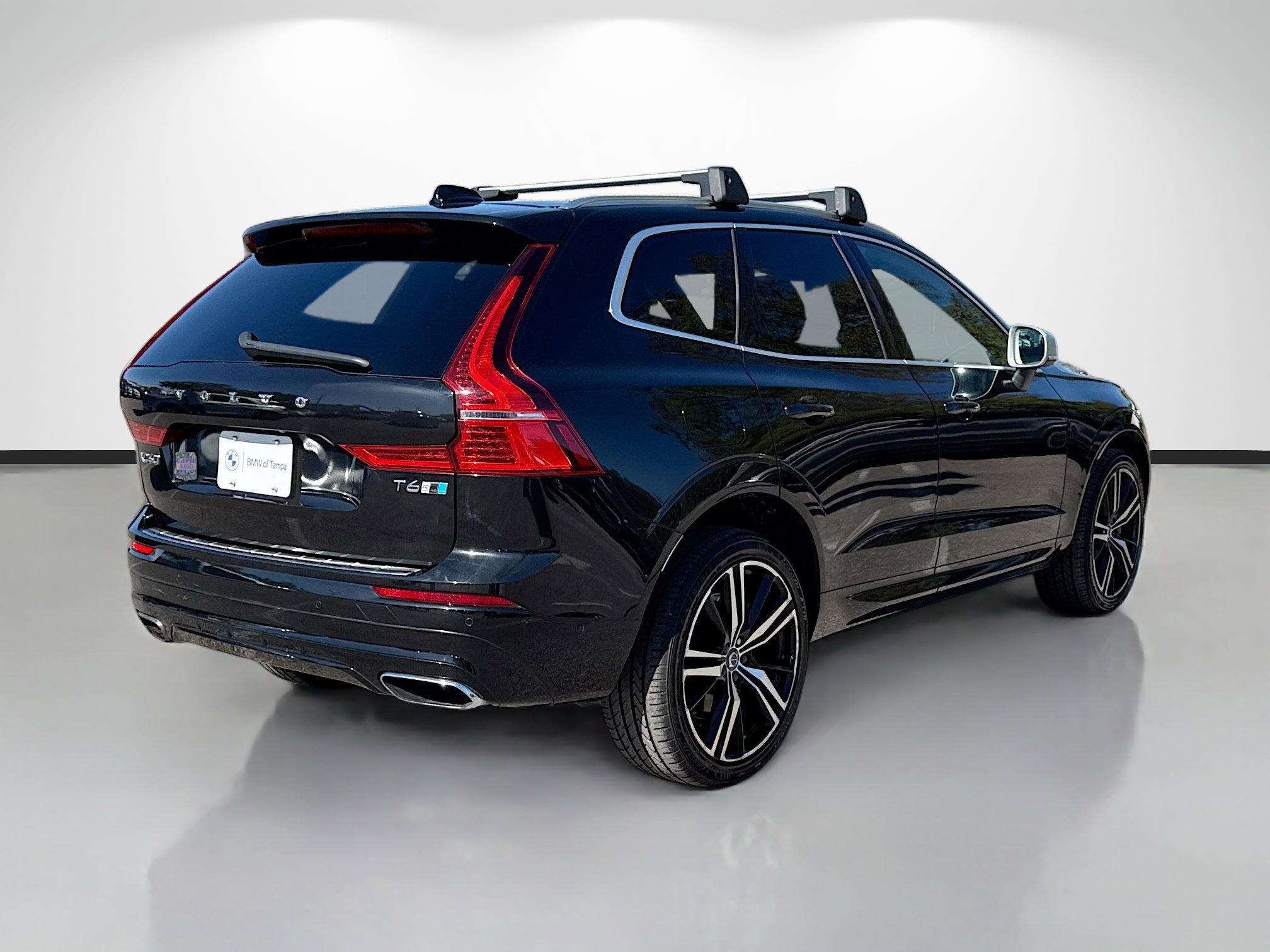 Used 2018 Volvo XC60 T6 R-Design w/ Convenience Package AWD/4WD image 3