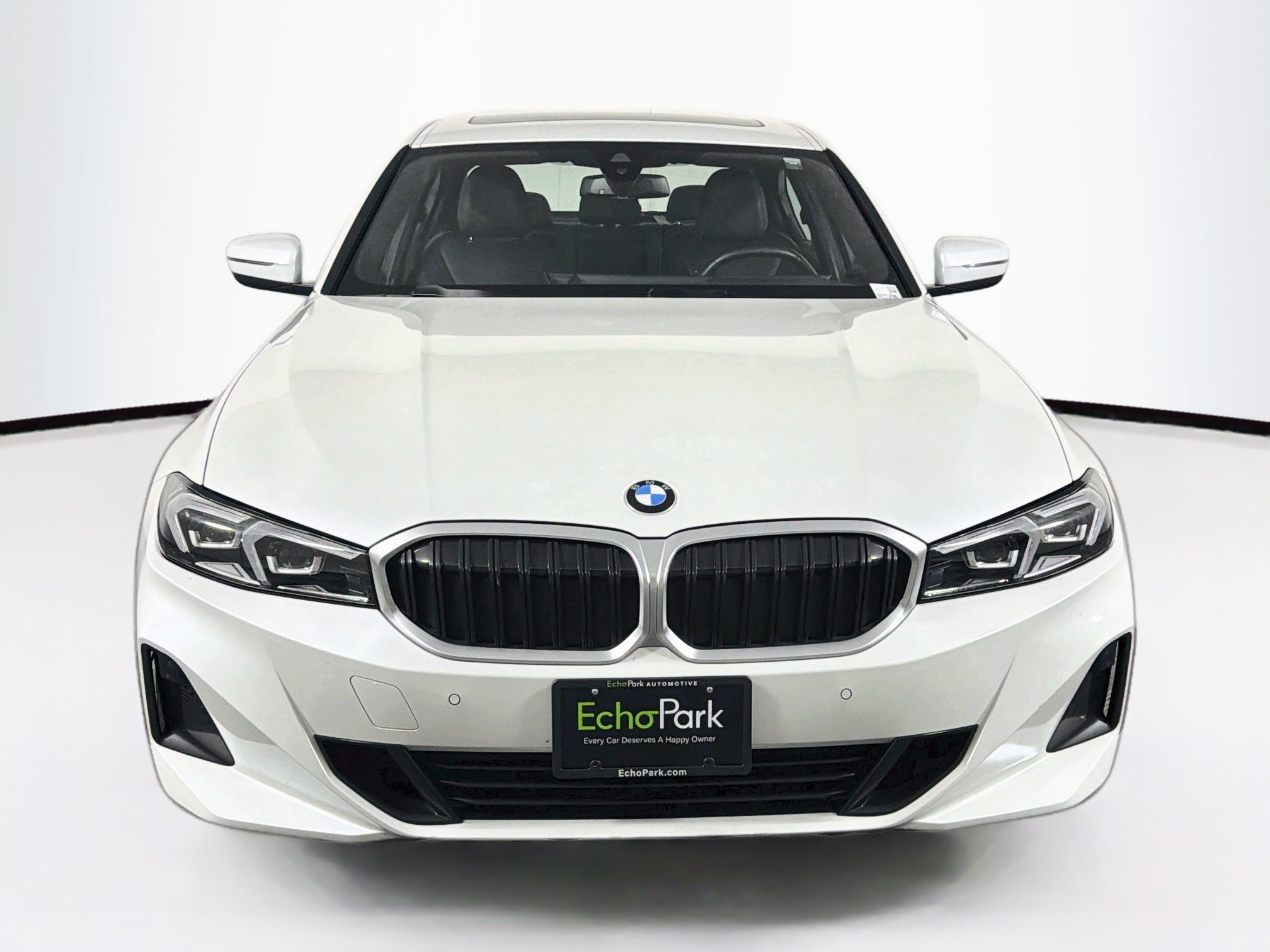 Used 2025 BMW 330i Sedan w/ Convenience Package RWD image 2
