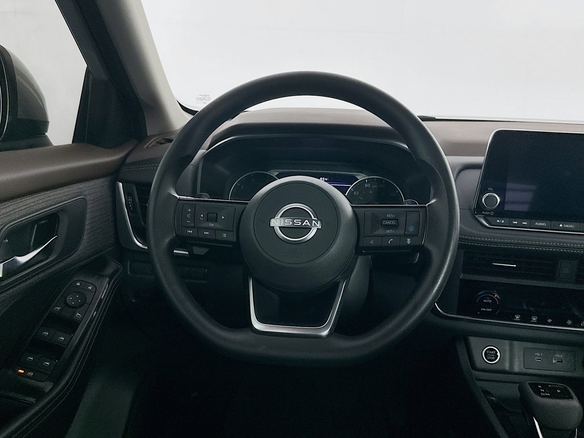 Used 2023 Nissan Rogue SV FWD image 18