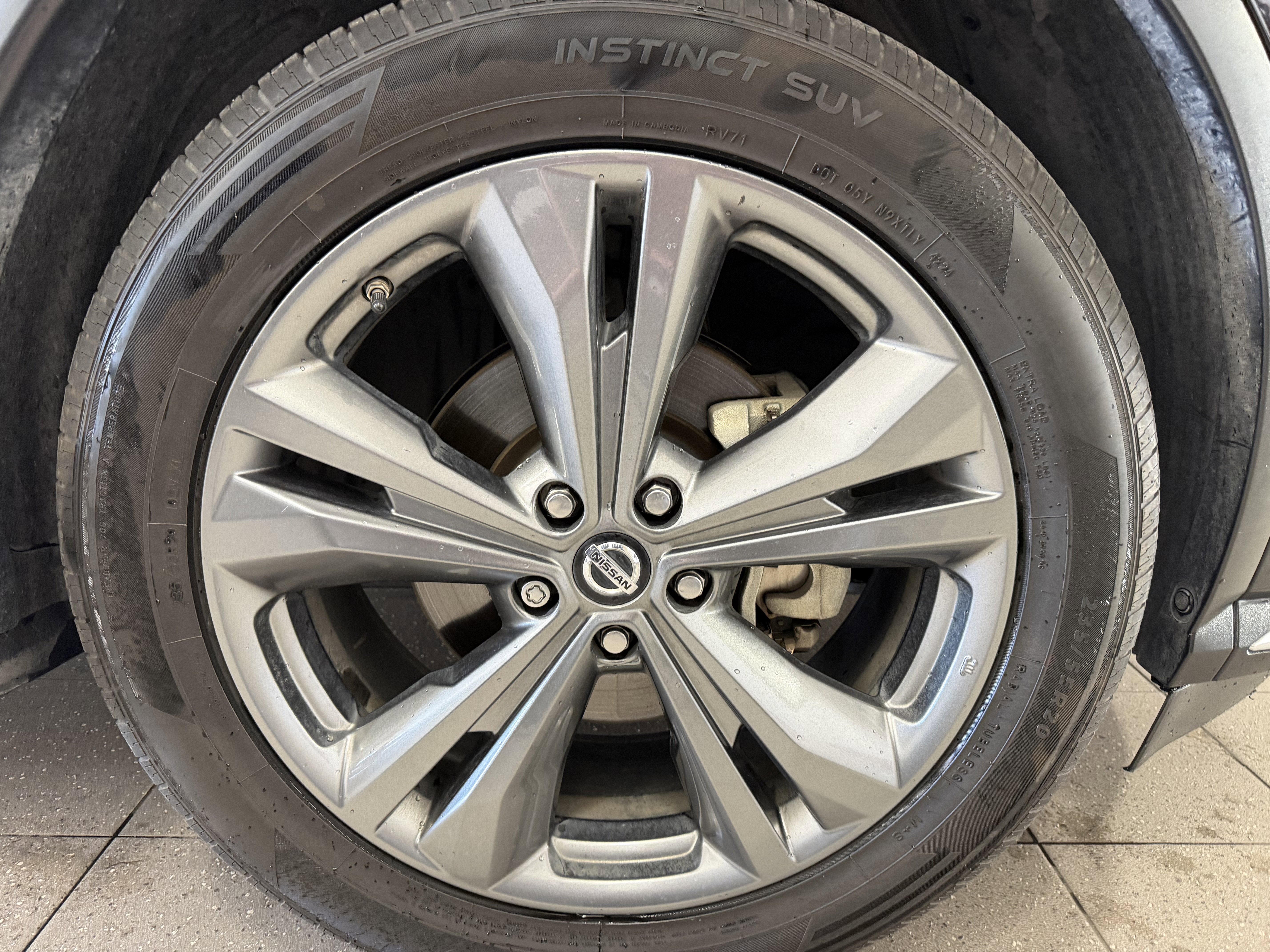 Used 2019 Nissan Murano Platinum image 2