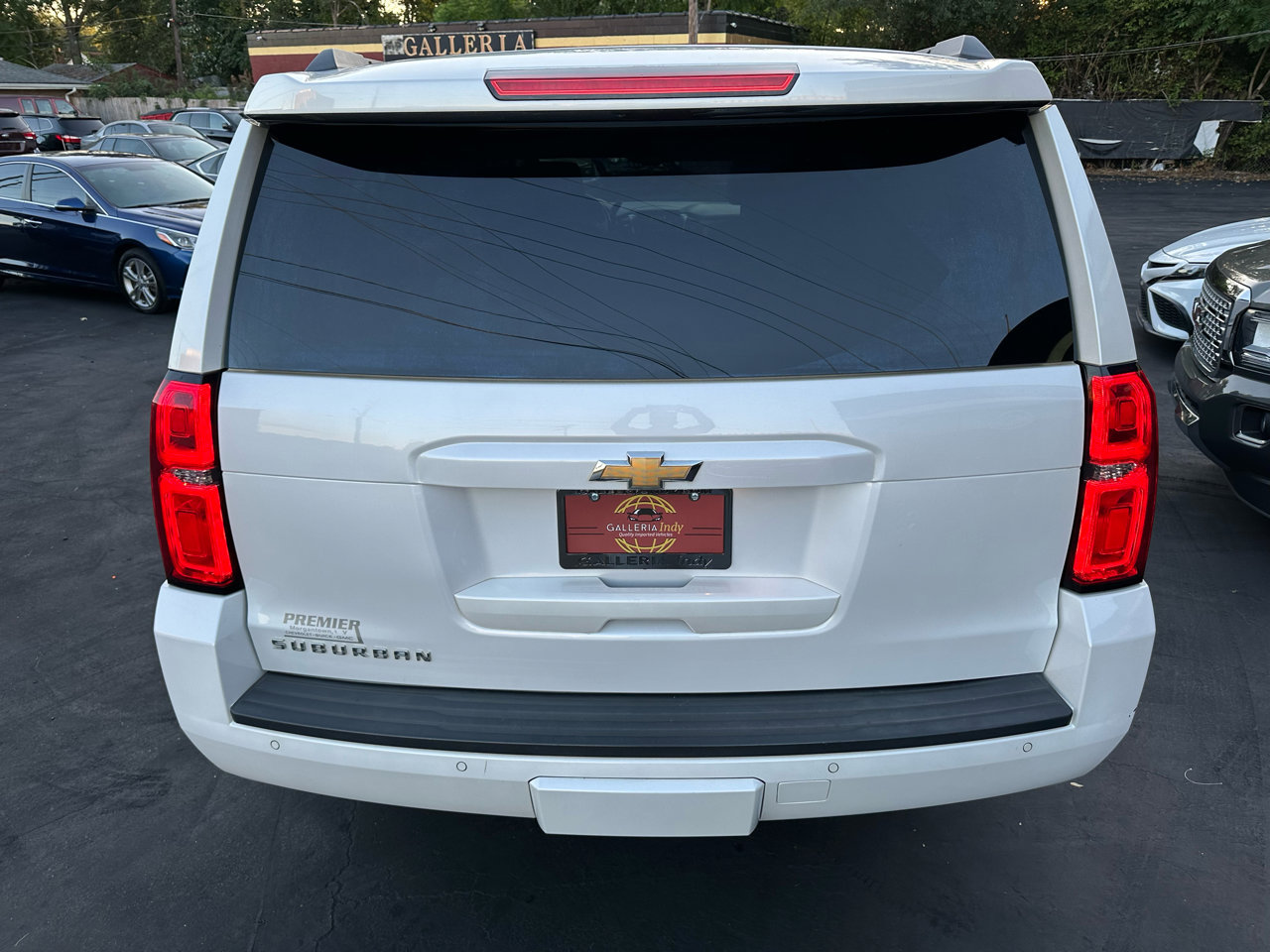 Used 2016 Chevrolet Suburban LT w/ LT Signature Package image 5