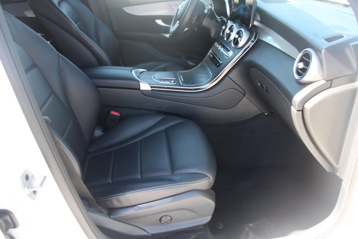 Used 2021 Mercedes-Benz GLC 300 4MATIC image 20