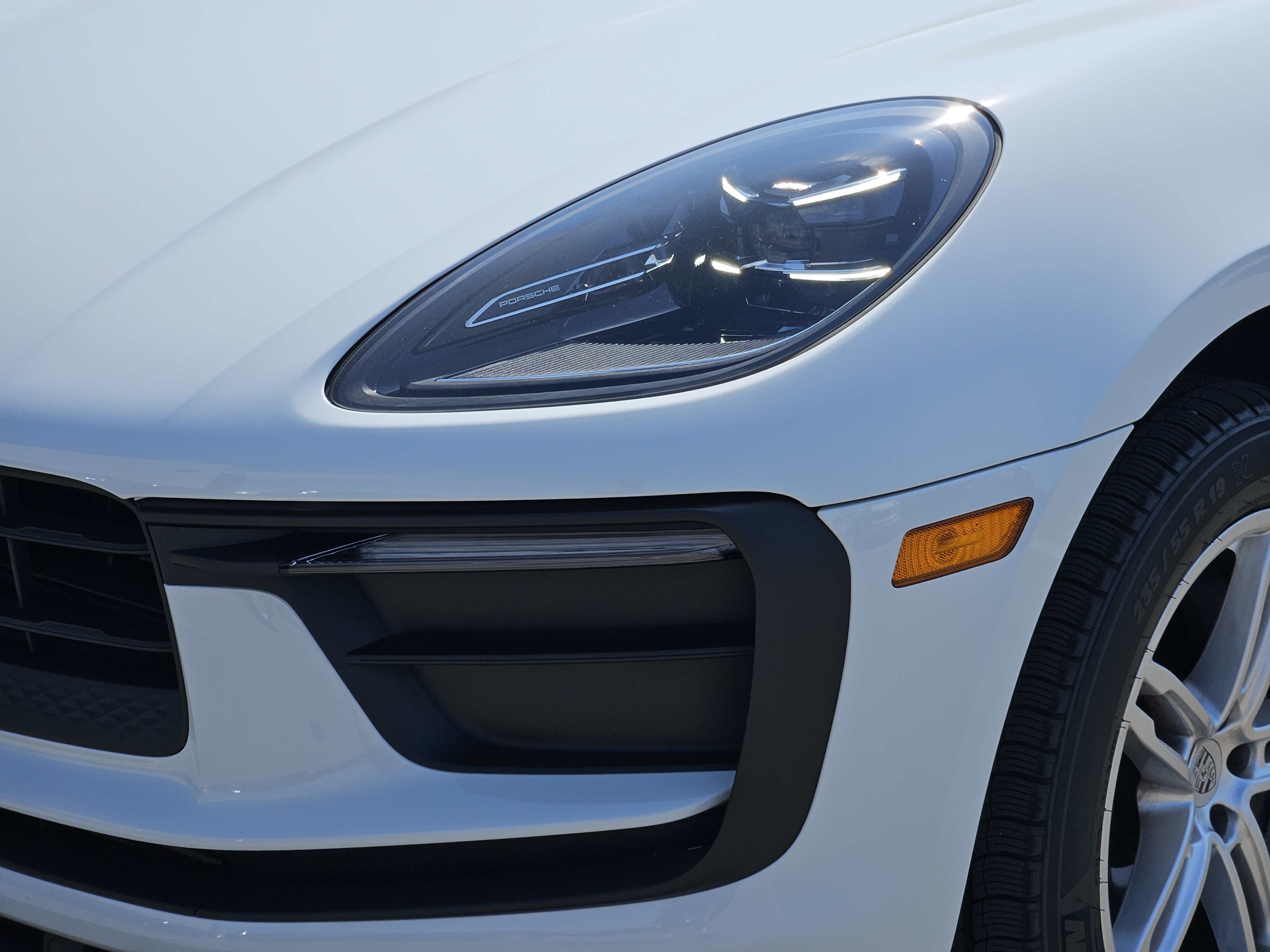 Certified 2026 Porsche Macan AWD/4WD image 12
