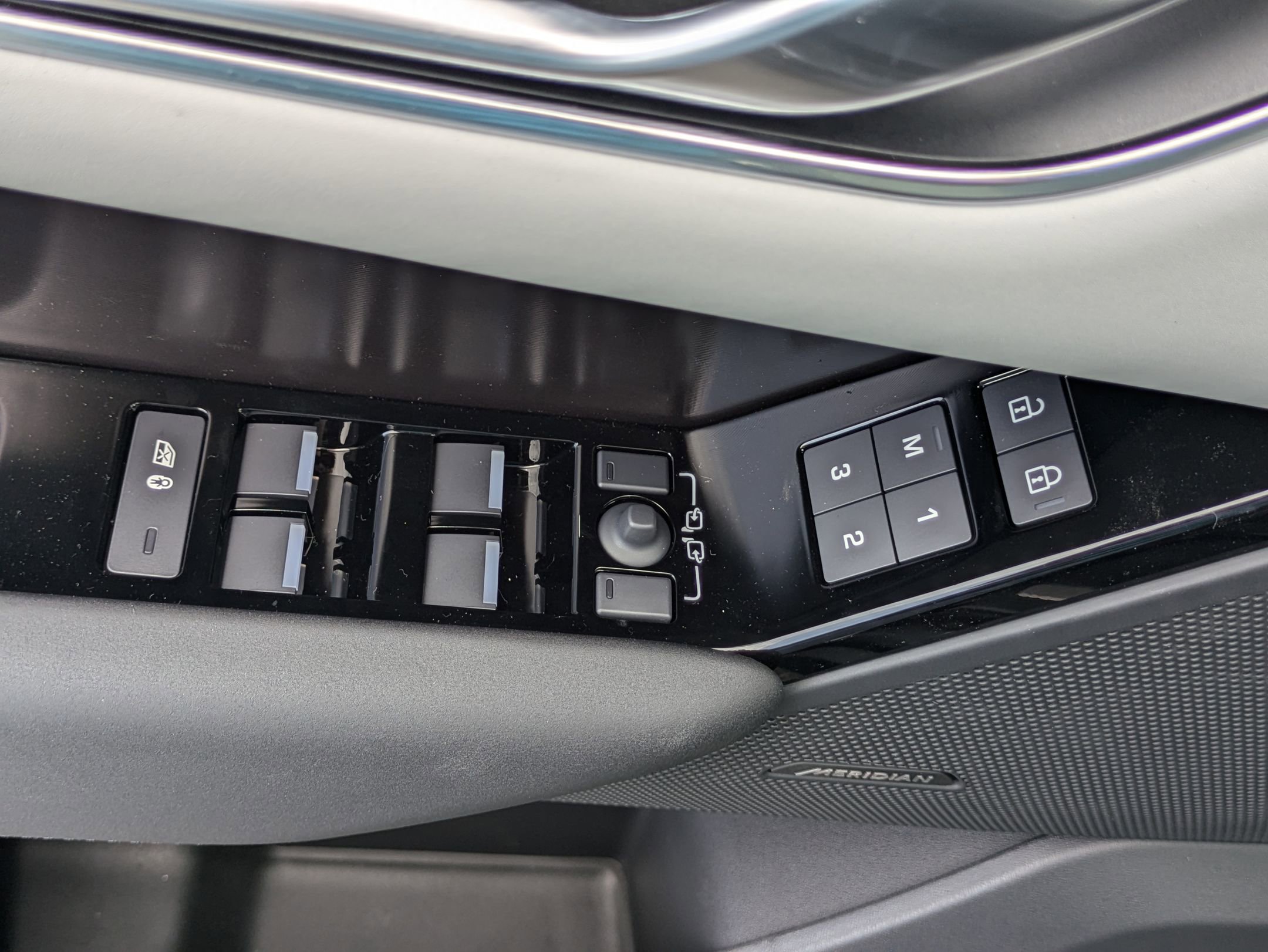 New 2026 Land Rover Range Rover Velar Dynamic SE image 21