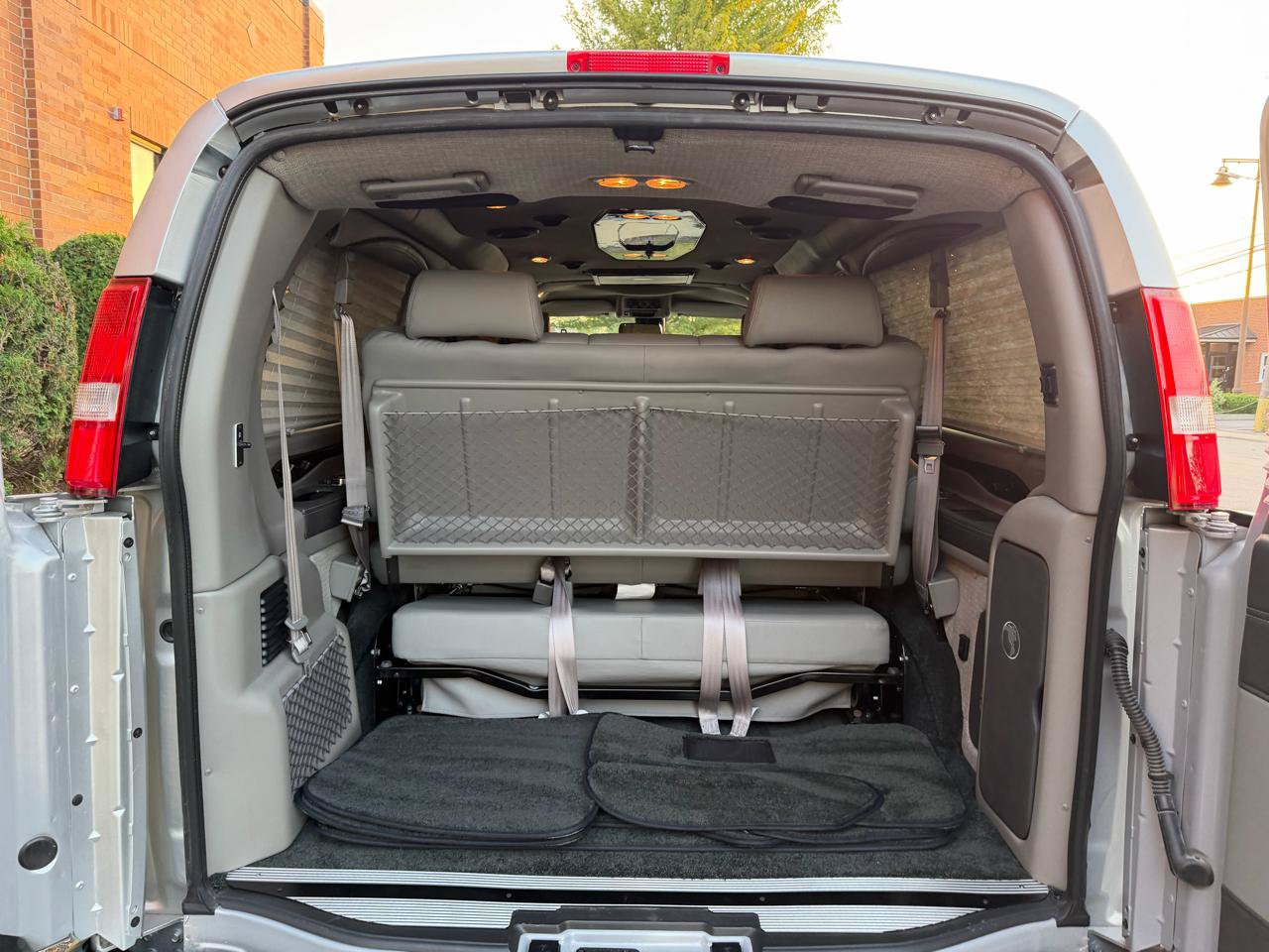 Used 2024 Chevrolet Express 2500 RWD image 33