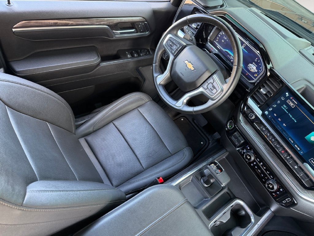 Used 2023 Chevrolet Silverado 1500 LTZ w/ Technology Package AWD/4WD image 15