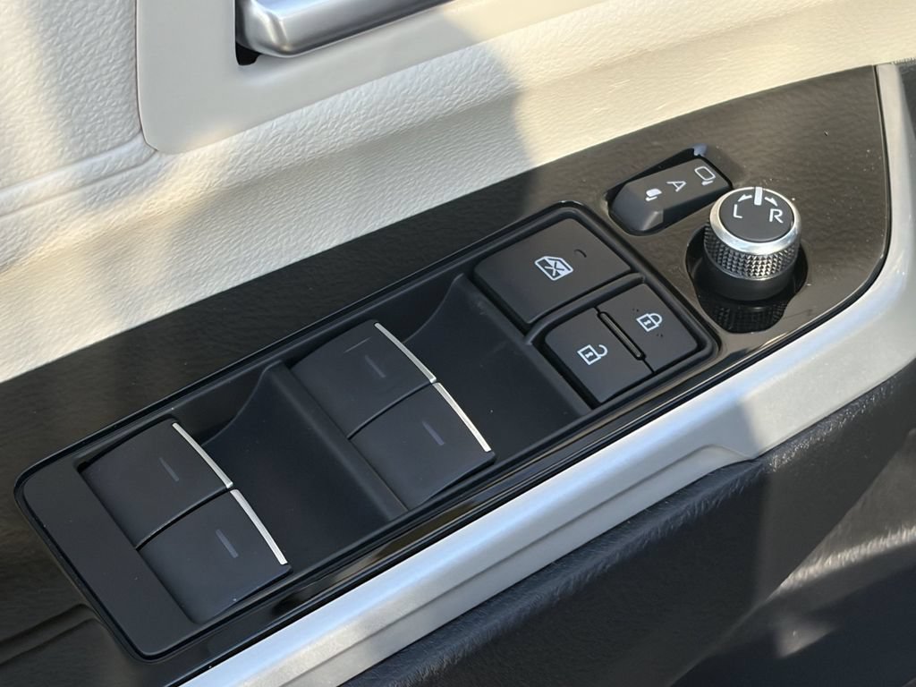 Certified 2026 Toyota Sienna Limited FWD image 27