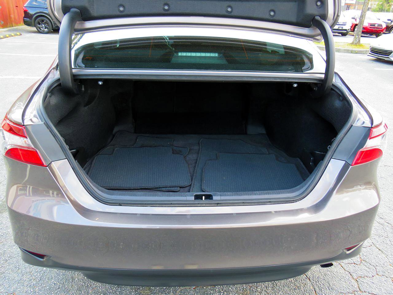 Used 2024 Toyota Camry LE image 16