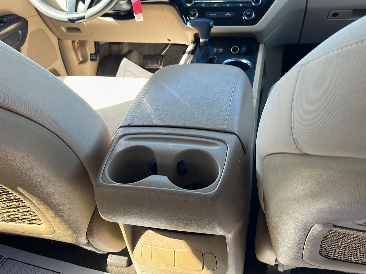 Used 2019 Kia Sedona LX FWD image 28