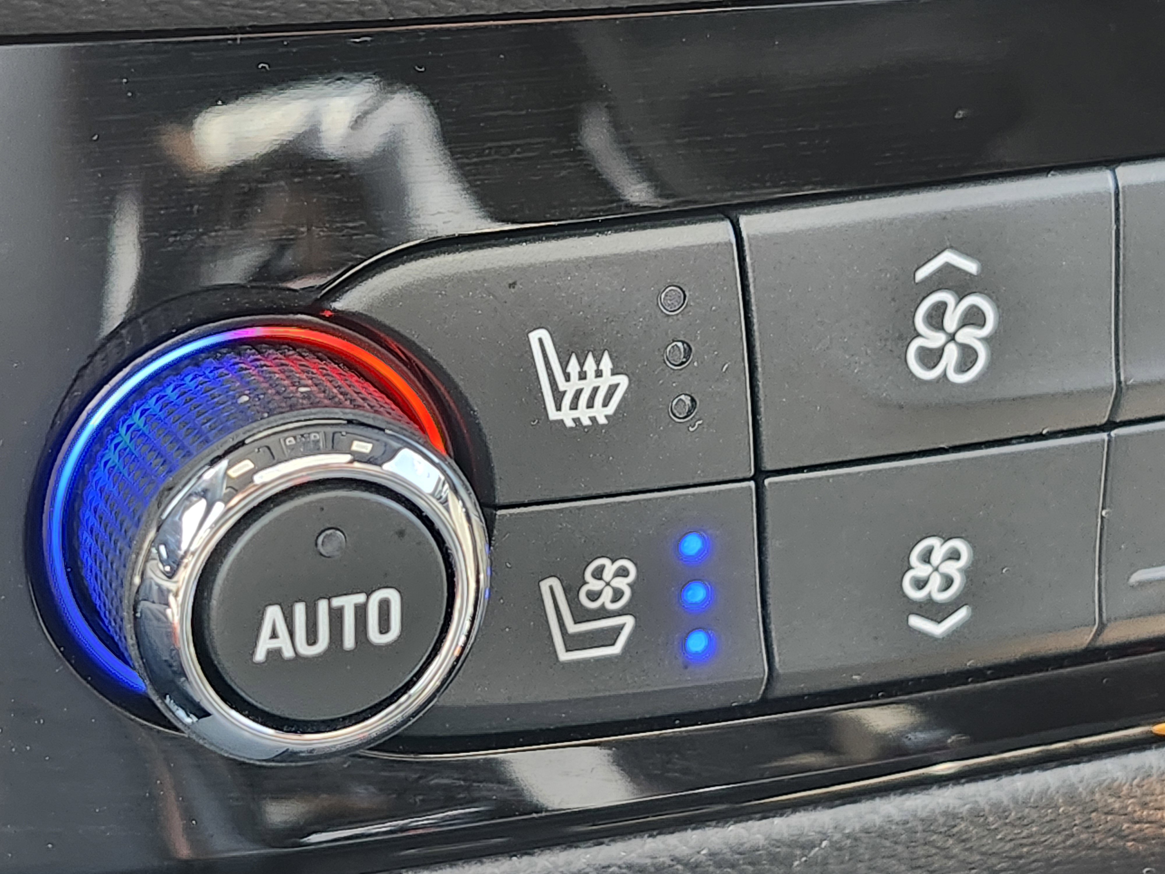 Used 2023 Buick Enclave Premium w/ Experience Buick Package image 30