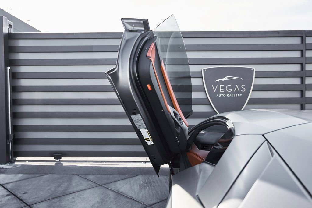 Used 2018 Lamborghini Aventador S image 39